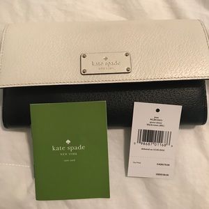 New Kate Spade ♠️ Grove Street Wallet.