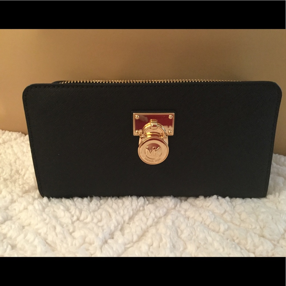 Michael Kors Hamilton ravel wallet.