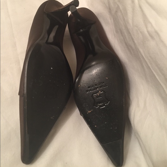 STUART WEITZMAN Chocolate Satin Heels - Picture 7 of 7