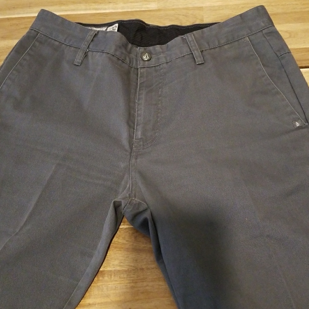 Volcom slacks 32 waists