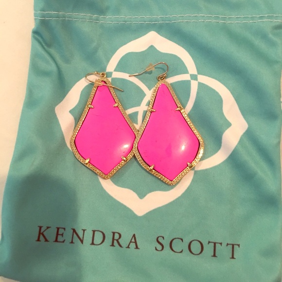 Kendra Scott Jewelry - Kendra Scott pink earrings