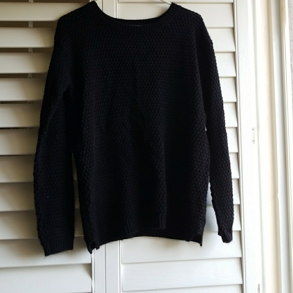 Black oversized sweater