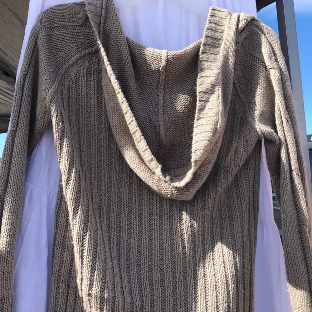 Sweater - Picture 4 of 4