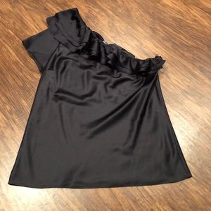 Limited one-shoulder ruffle top