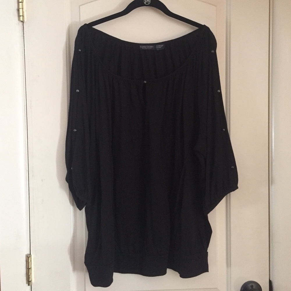 Poly/rayon blend 3/4 open sleeve top