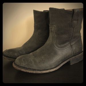 Frye Distressed Black Leather Short Boot Size 8.5