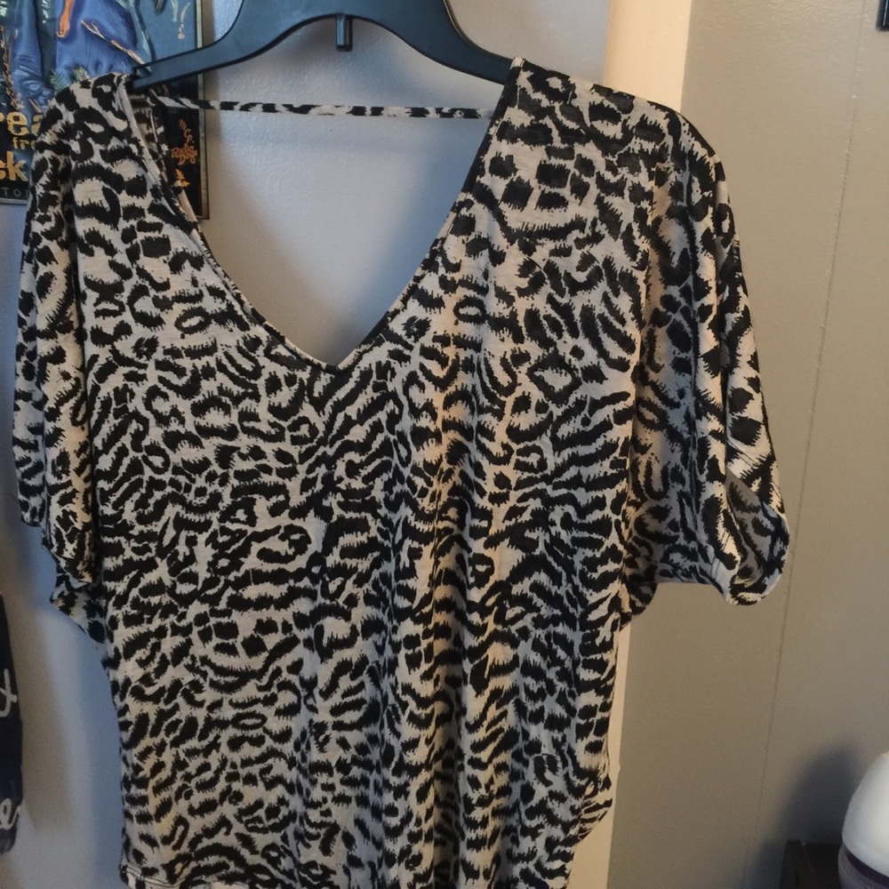 Leopard express top