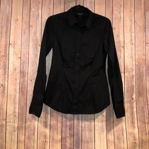 Black M fitted button down blouse