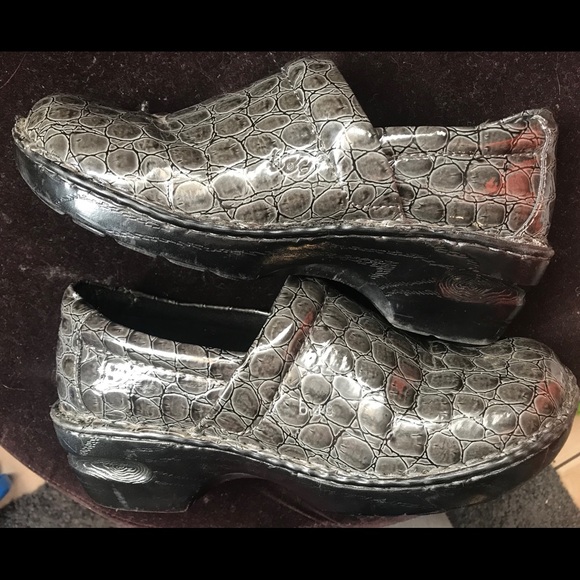 Born Shoes - Born Metallic Snakeskin Clogs Nursing Shoes Size 9