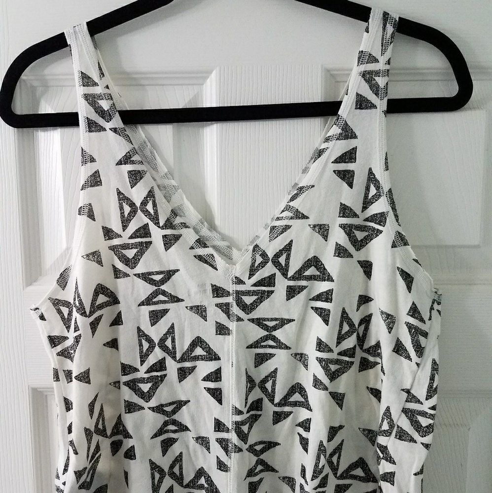 Urban Outfitters Tribal Print Crop top - Picture 1 of 2