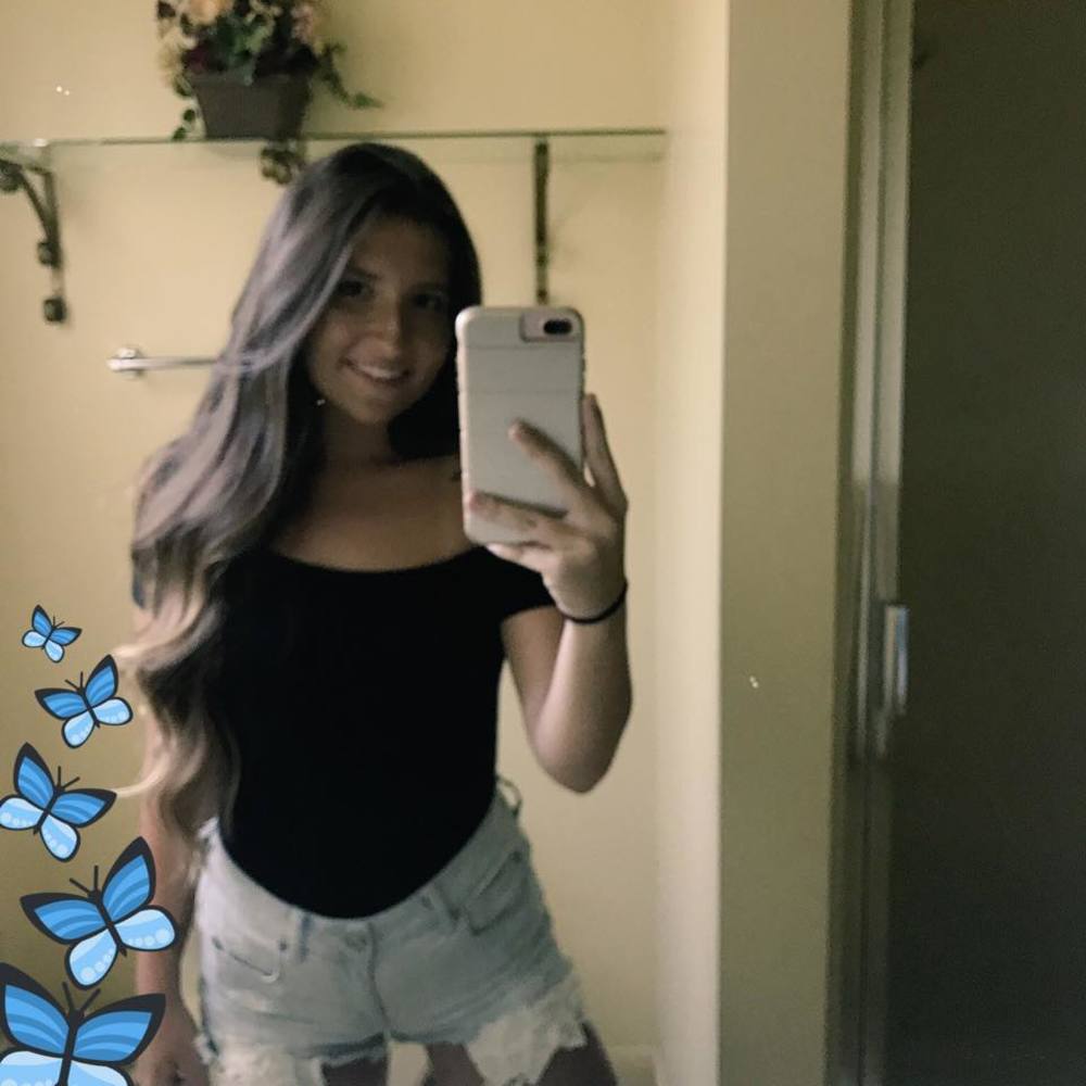 Meet your Posher, Alexis