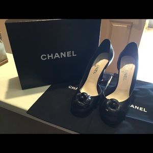Chanel black pumps size 41
