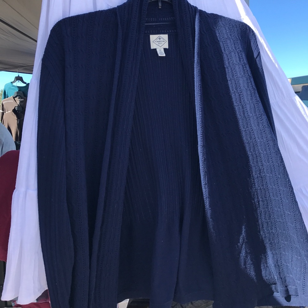 Cardigan sweater