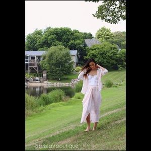 Vintage peach/white outfit wt white corset