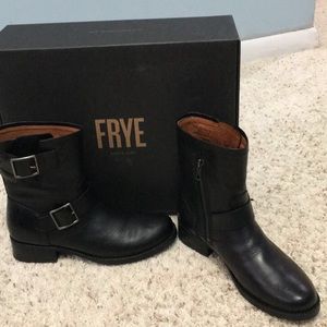 FRYE Vicki Engineer short boots