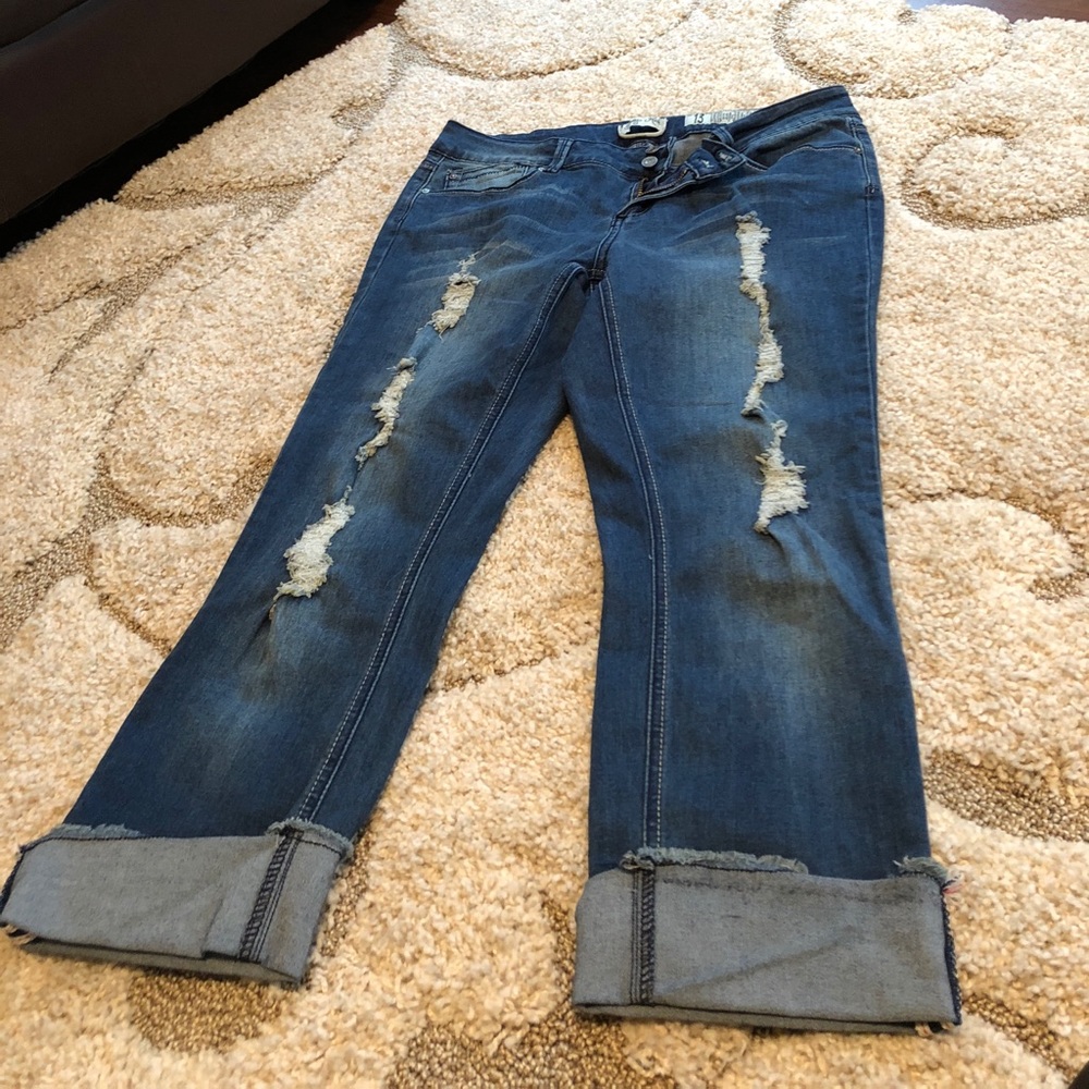 Indigo Rein Cropped Capri in size 13