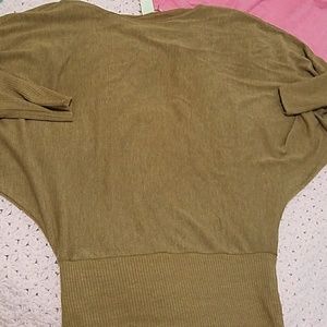 ♡Dolman style tan blouse