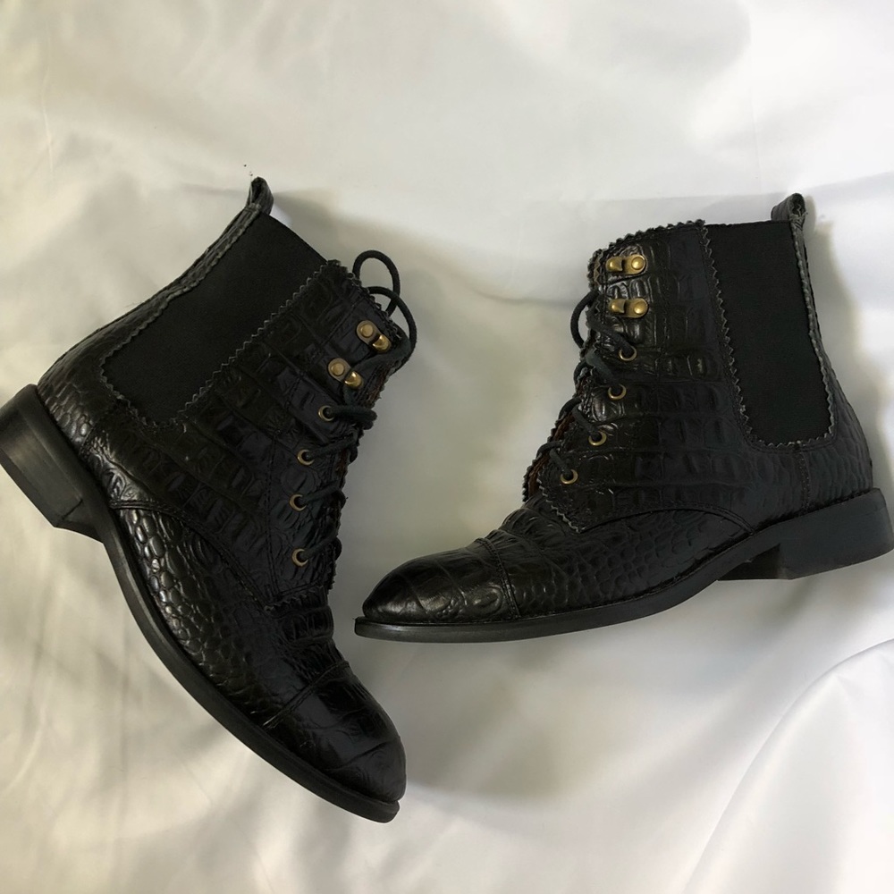 Jeffrey campbell black booties