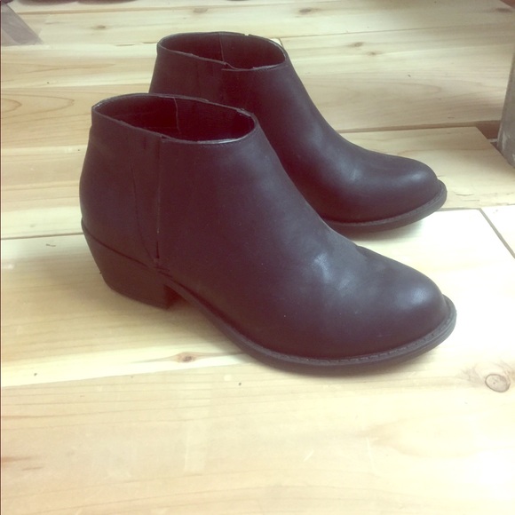 Black booties - Picture 1 of 2