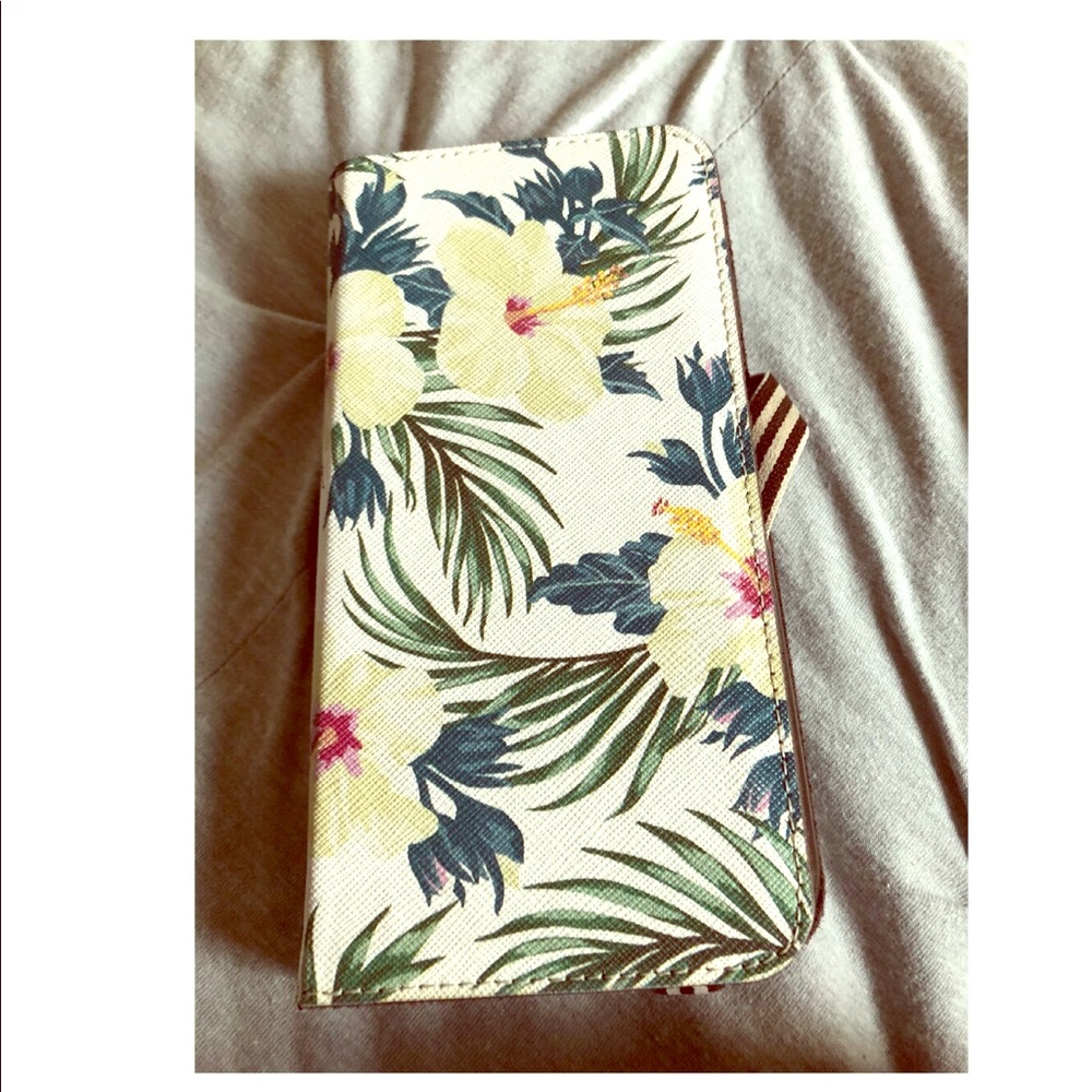 Henri bendel iPhone 7 Plus wallet case