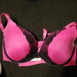 44D pink and black lace bra