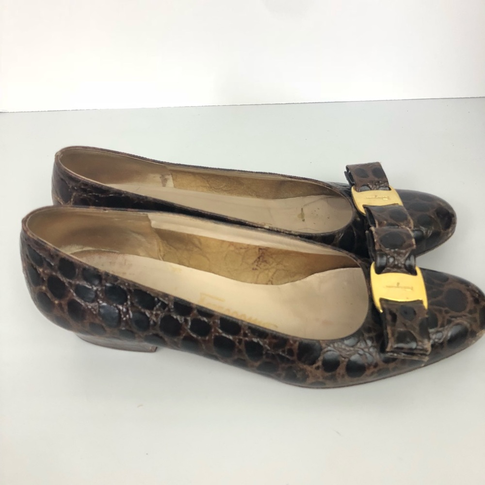 Salvatore Ferragamo Tortoise Shell Bow Logo 6.5 A
