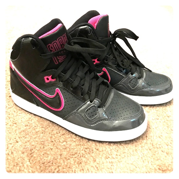 Nike Forces - Picture 1 of 3