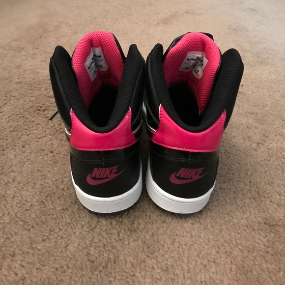 Nike Forces - Picture 3 of 3