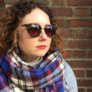 Meet your Posher, Olivia