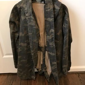 Camoflauge cotton jacket with tie