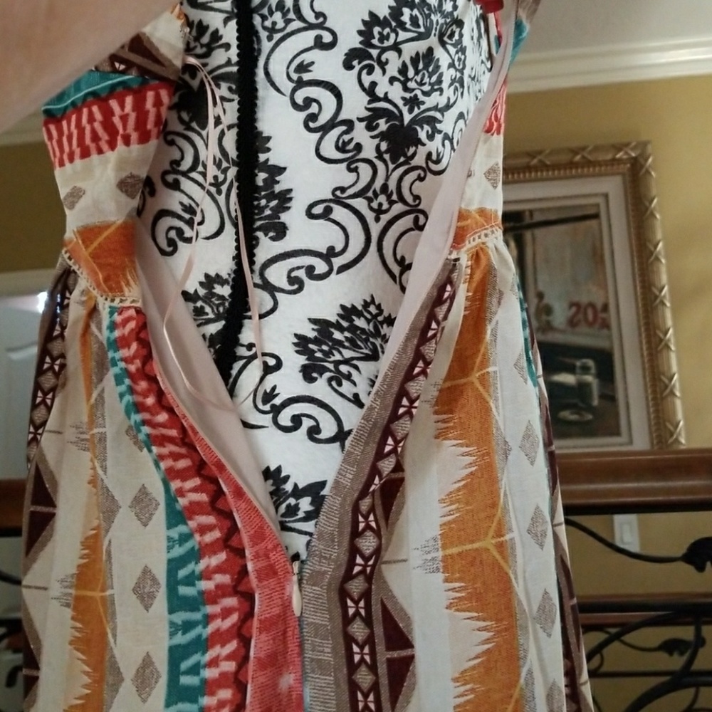 💛 ONE MED LEFT 💛AZTEC DEDIGNED MIDI DRESS 💛 - Picture 5 of 7