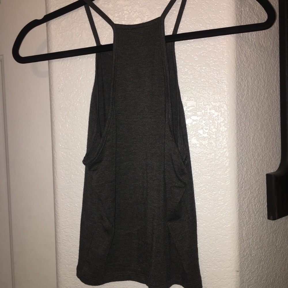 Tilly’s Basic Tank - Picture 2 of 2