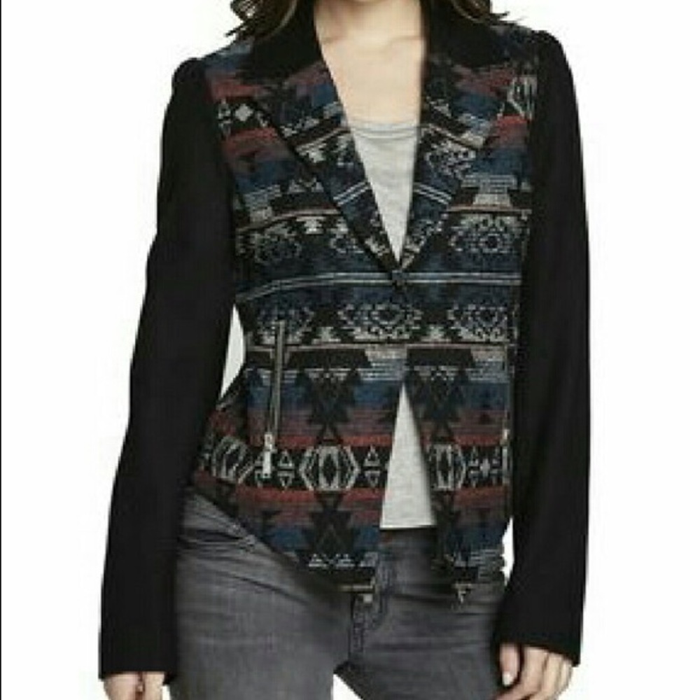🛑SOLD OTHER PLATFORM🛑BCBG Wool Printed Jacket