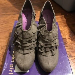 New Madden Girl Raleigh Taupe booties size 10