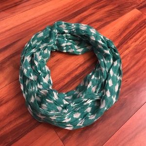 Green Light Weight Scarf!