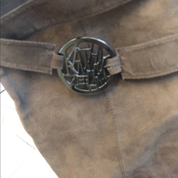 Brown knee high boots - Picture 2 of 3