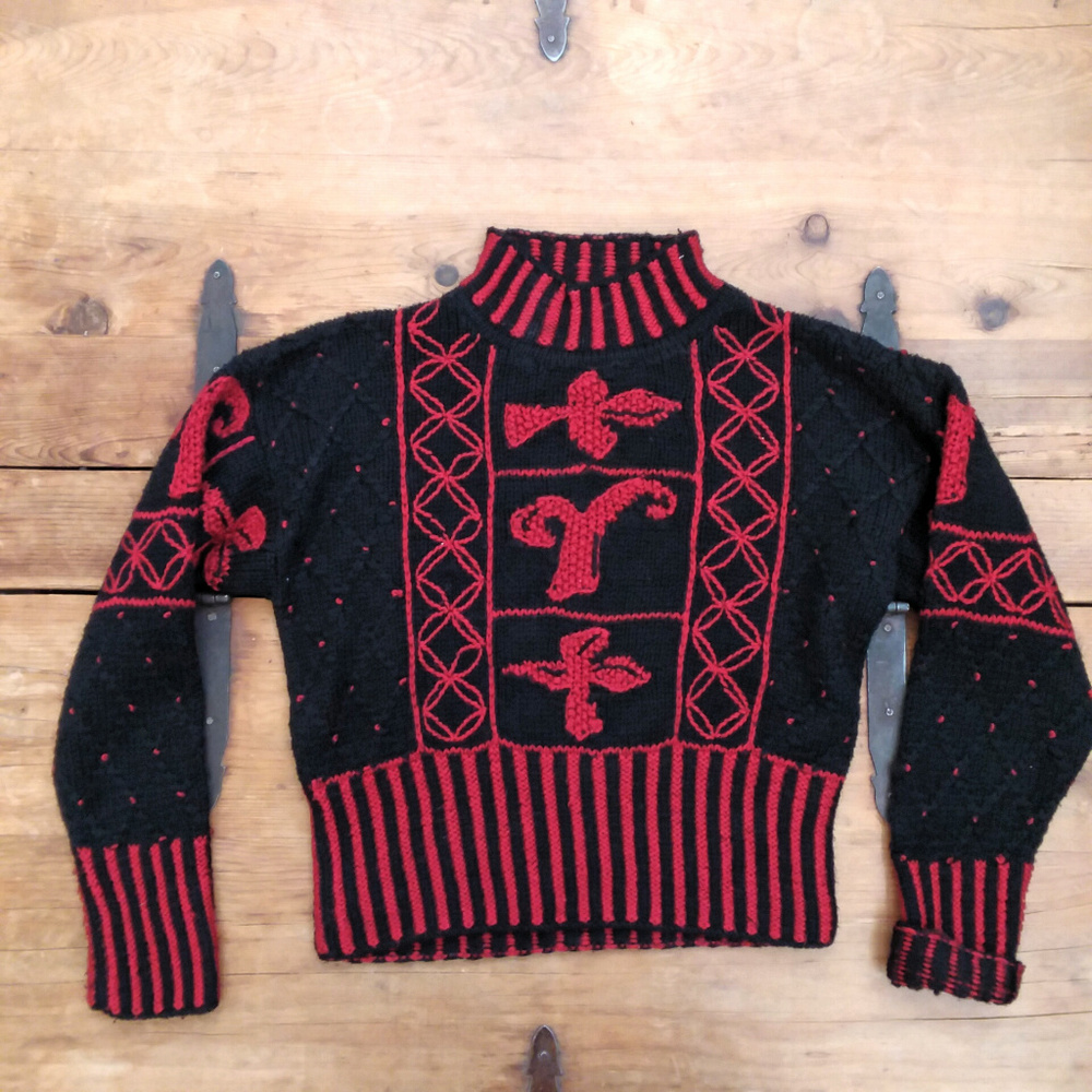 Authentic NILS Sweater Black Red Ribbed Design