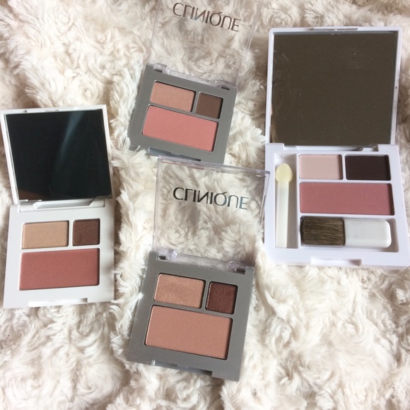 Clinique Other - Clinique Eyeshadow and Blush Bundle
