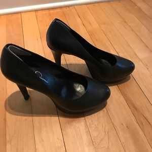 Jessica Simpson Black Pumps