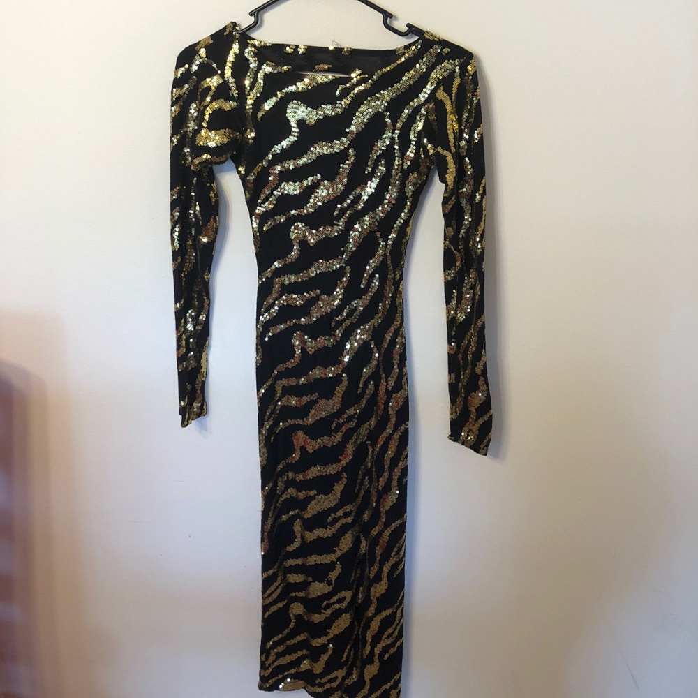 Head turning dress