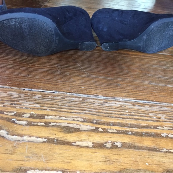 Adorable wedge shoes - Picture 2 of 3