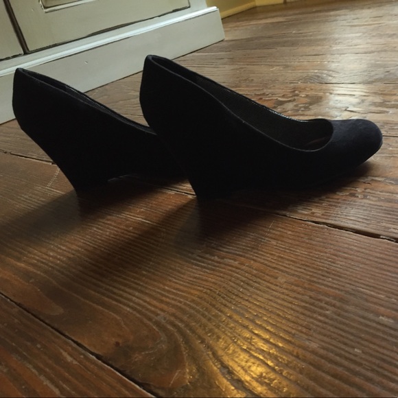 Adorable wedge shoes - Picture 3 of 3