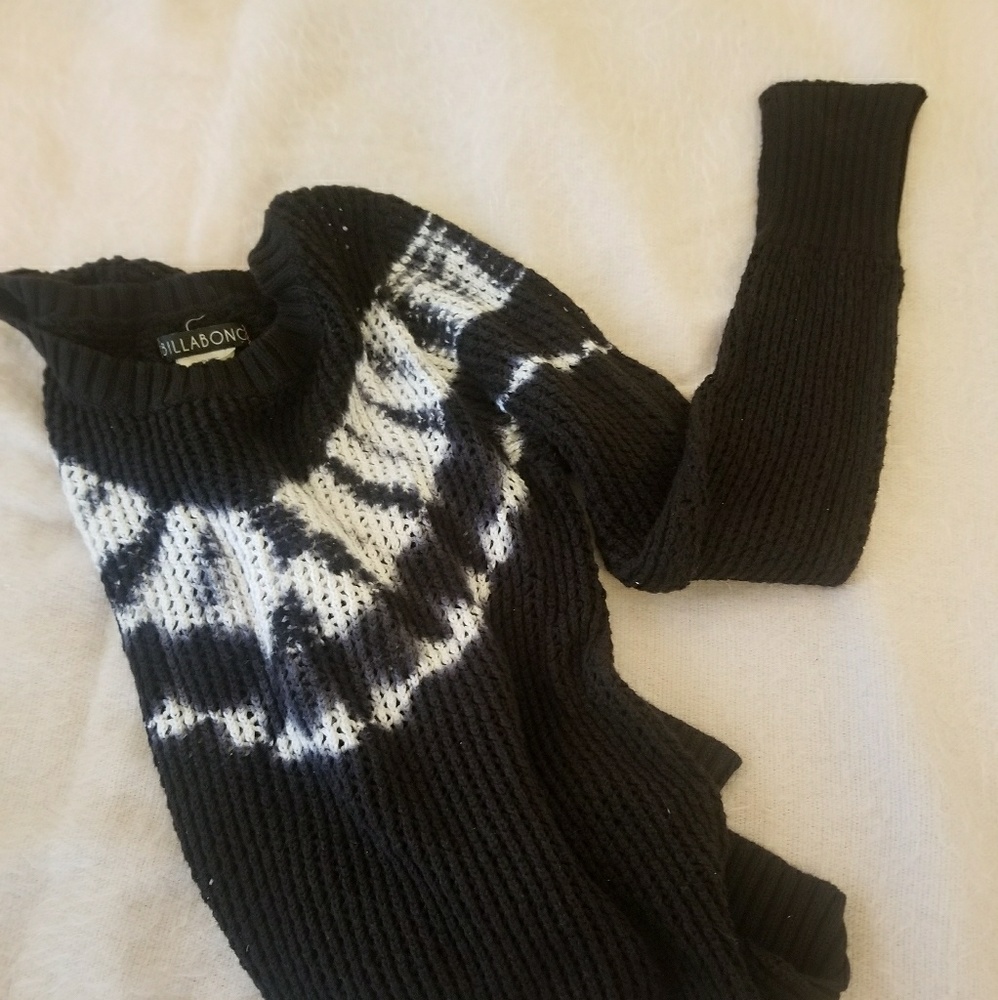 Billabong B&W sweater