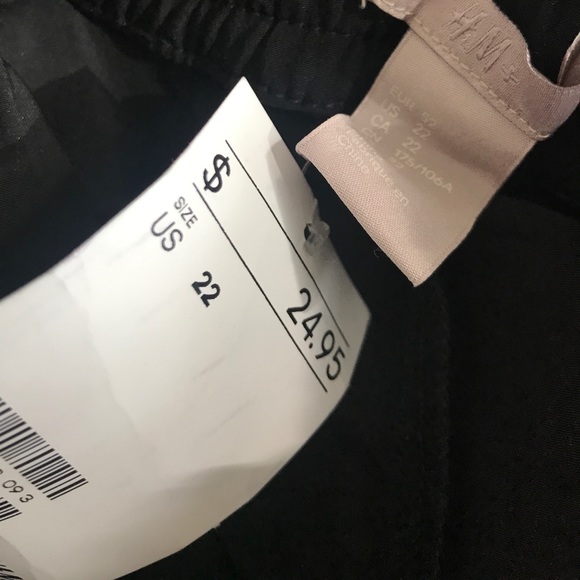 Black H&M shorts - Picture 3 of 4