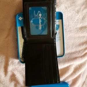 Columbia wallet