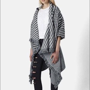 NWOT Topshop Knitted Blanket Coat