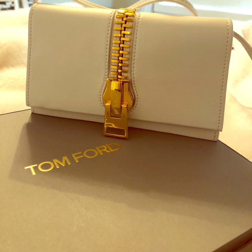Never been worn gorgeous Tom Ford crossbody!!