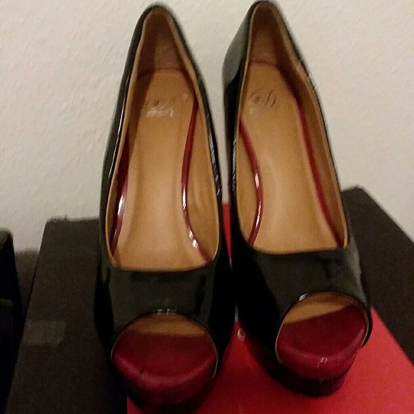 Red and Black Patent Leather High Heels - Picture 3 of 3