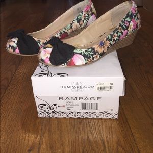 Floral wedges!