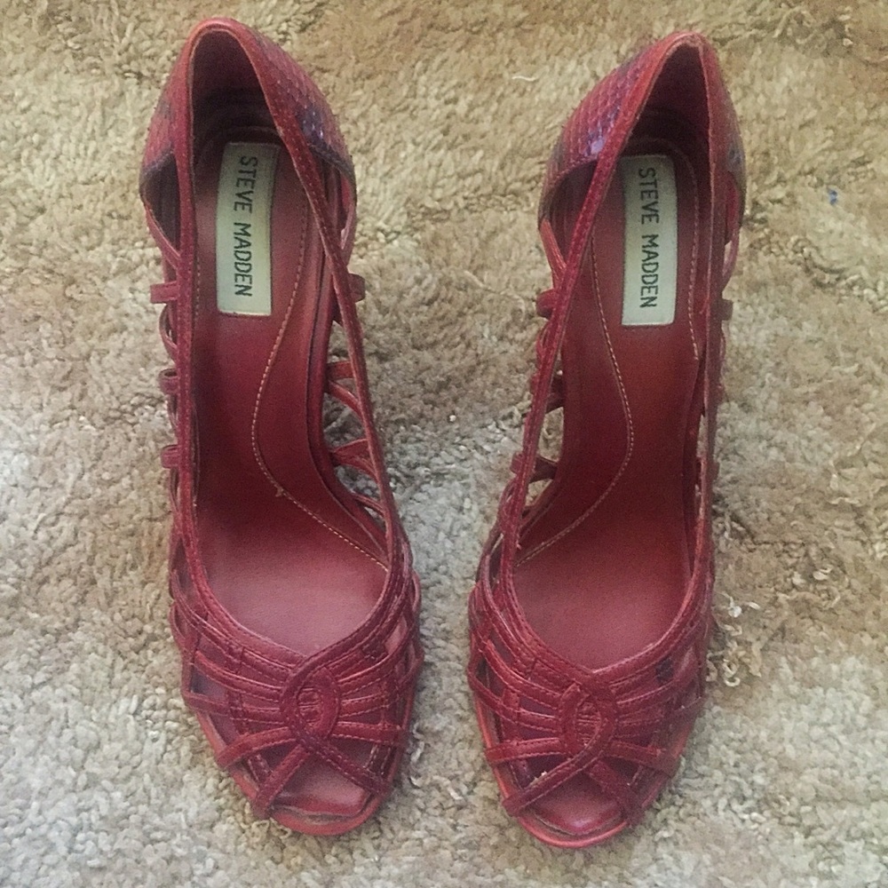 Steve Madden Siennah  Red Pumps 7.5